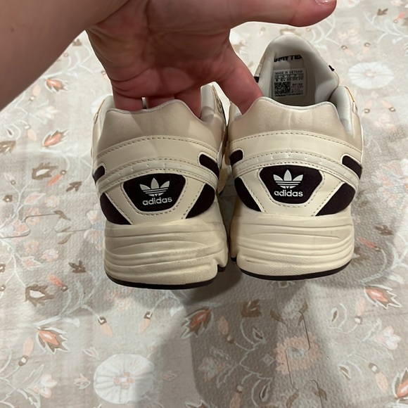 Adidas Astir sneaker - Picture 3 of 4